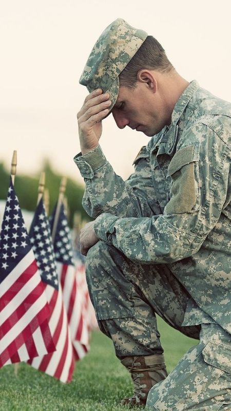 Memorial Day 2022 - American Soldier - Kneeling Wallpaper