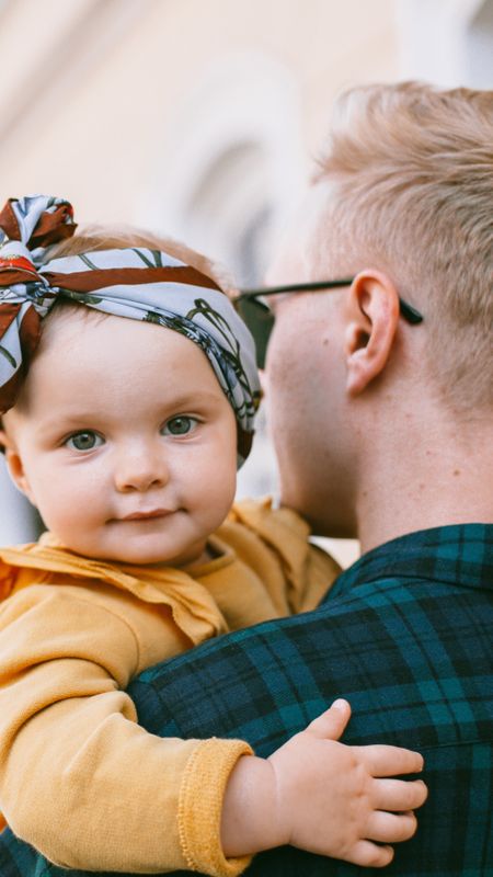 Cute Father Daughter Wallpaper