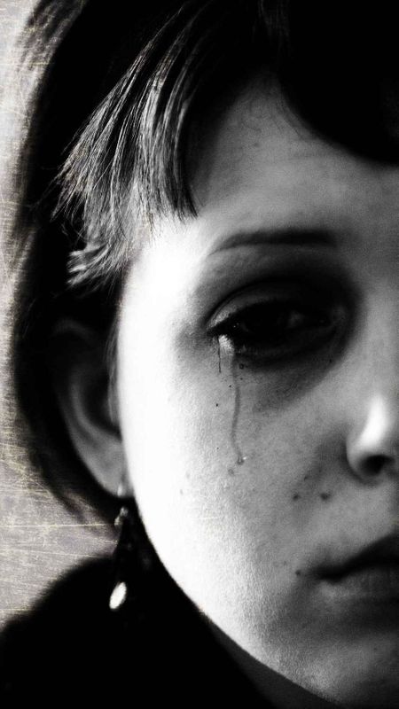 Girl Crying Wallpaper