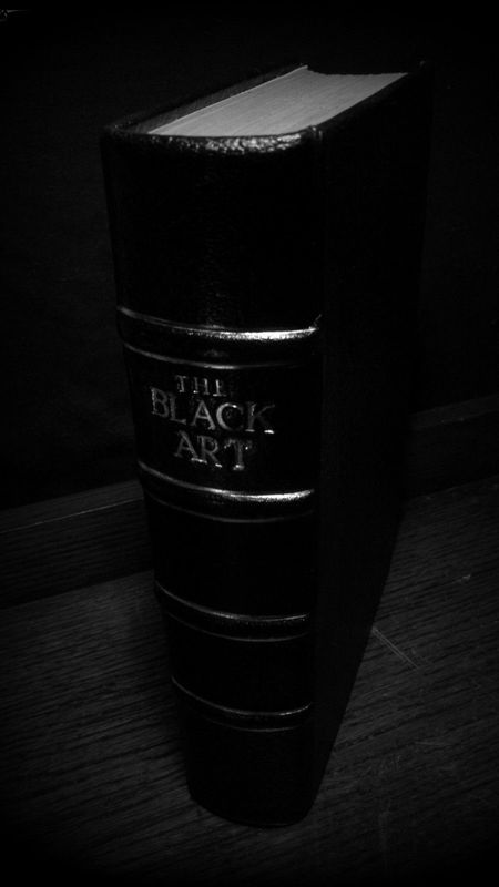 Black Aesthetic | Book Wallpaper
