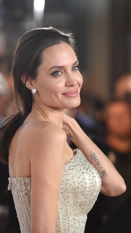 Angelina Jolie | Actress | Angelina Jolie Hollywood Wallpaper