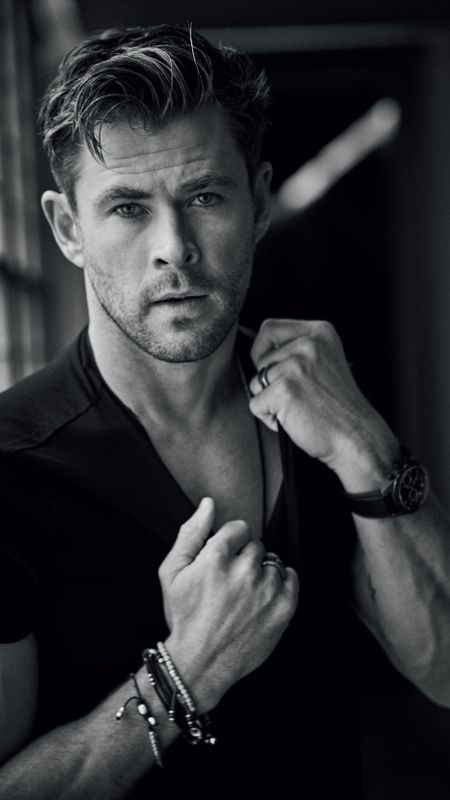 Chris Hemsworth | Chris | Actor | Hollywood Wallpaper