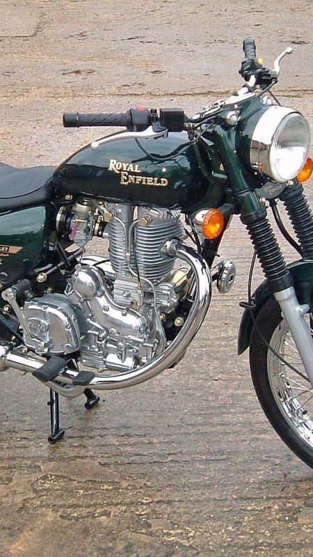 Bullet Bike - Royal Enfield Classic 350 bike Wallpaper