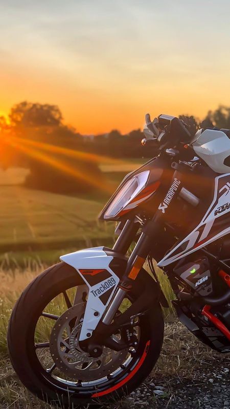 Duke Bike | White Orange Bike | Rider Bike Wallpaper