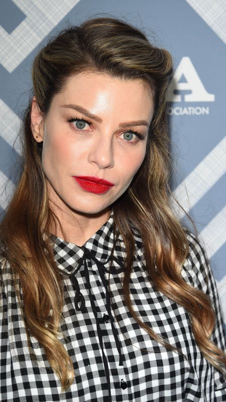 Lauren German | Hollywood Actress Wallpaper