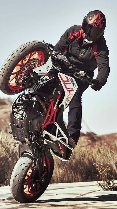 Ktm Rc 390 - Bike - Stuntman Wallpaper
