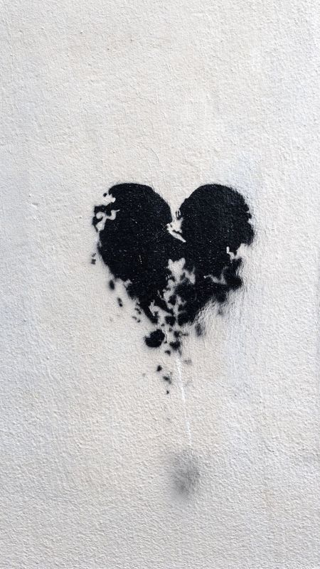 Broken Heart | Black Heart Wallpaper