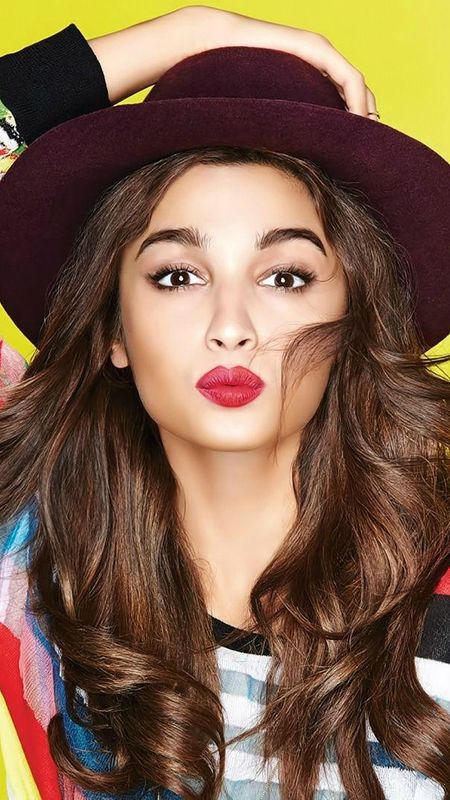 Alia Bhatt Cool Wallpaper