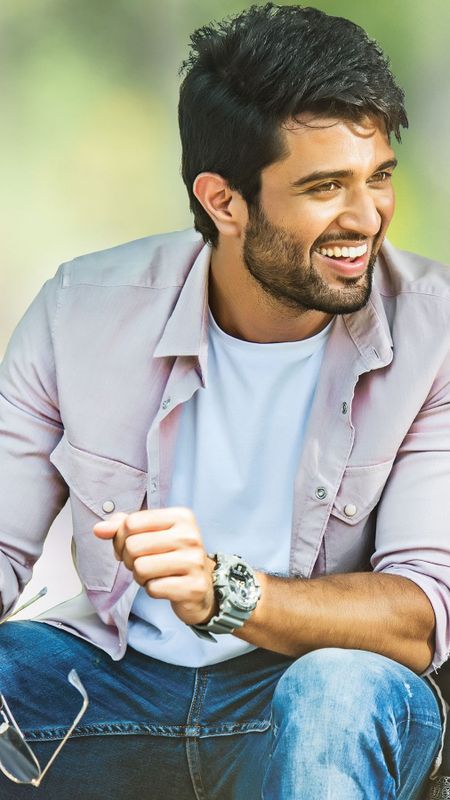 Vijay Deverakonda Wallpapers Download | MobCup